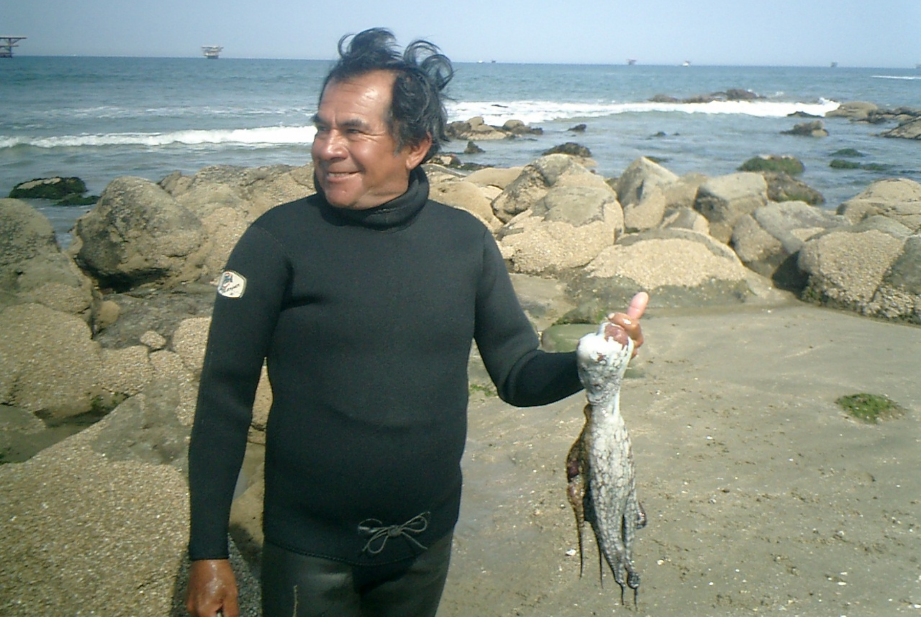 Baltazar is a fisherman and educator in the Cabo Blanco community in northern Peru. Struck by the dwindling catches in the area, he decided it was time to do something about it and bet everything on what he believes is the real treasure of Cabo Blanco: its young people.